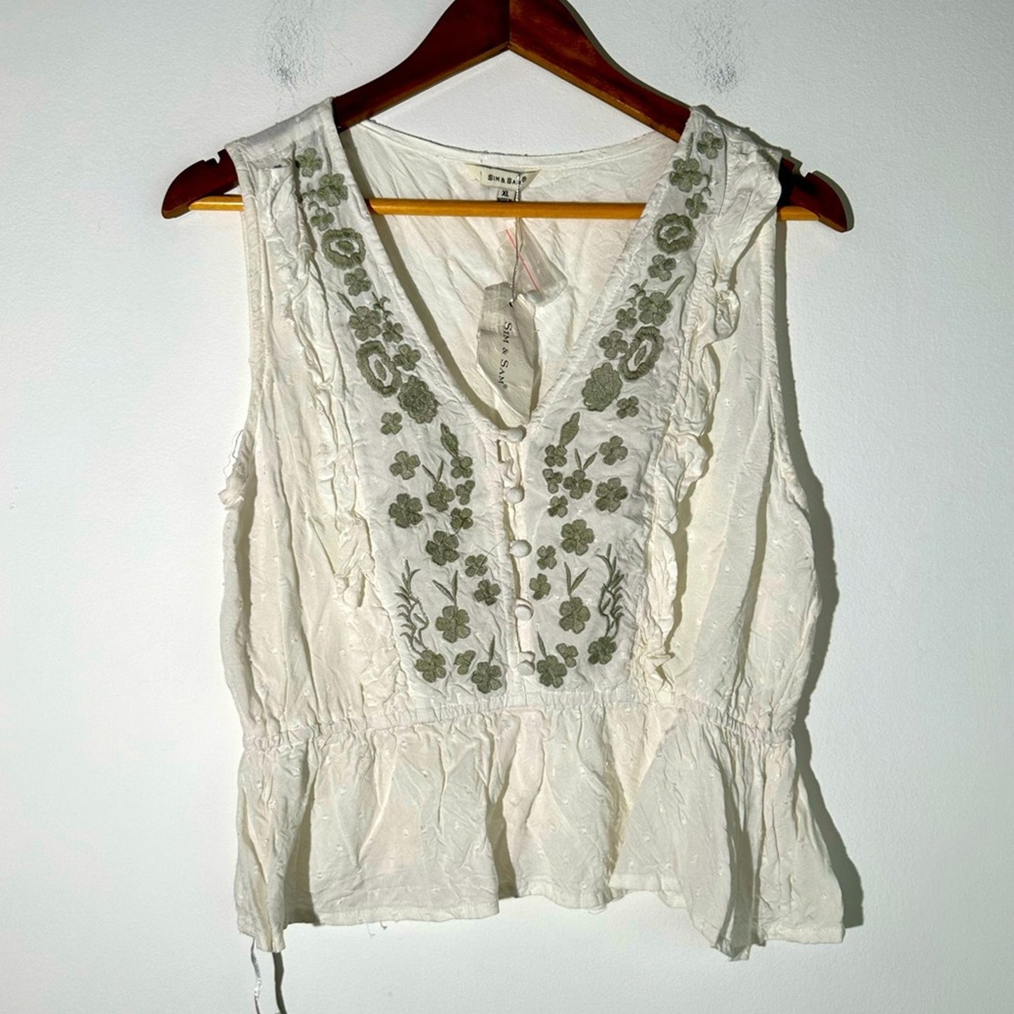 NWT Sim & Sam Embroidered Top