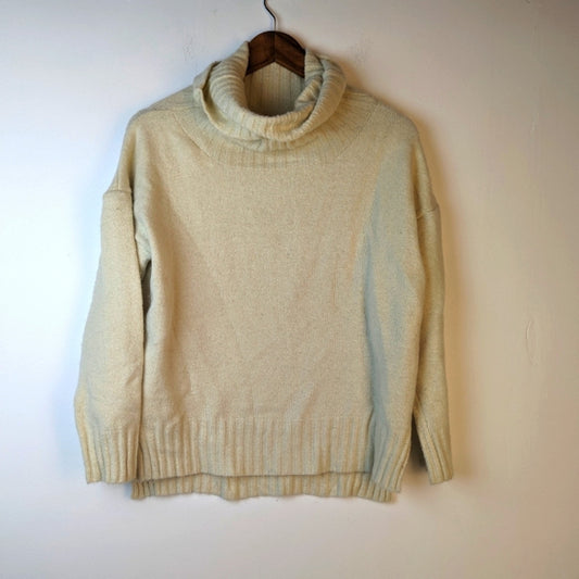 Creamy Knit Turtleneck - Medium