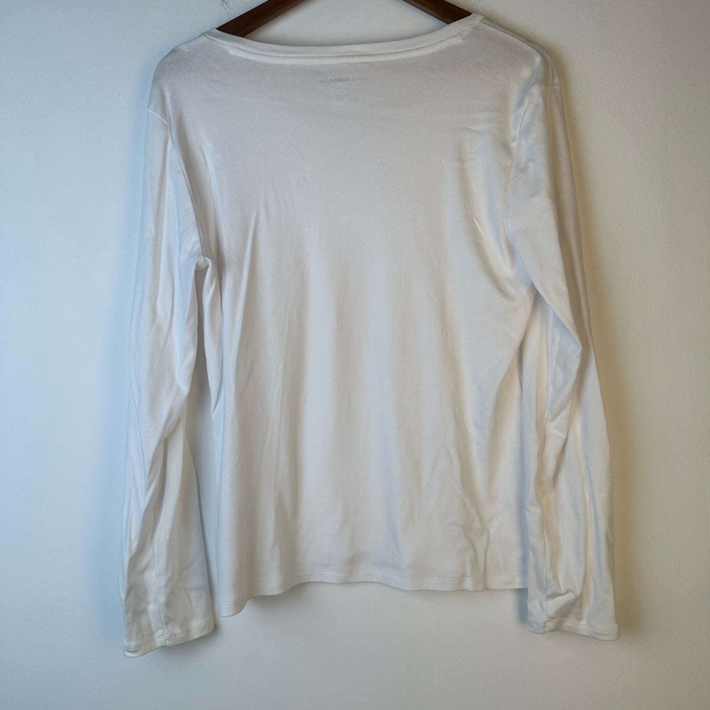 Liz Claiborne White Tee Shirt