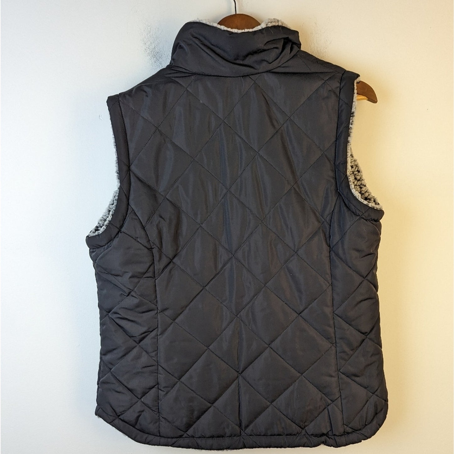 Quilted Fleece Vest - Large