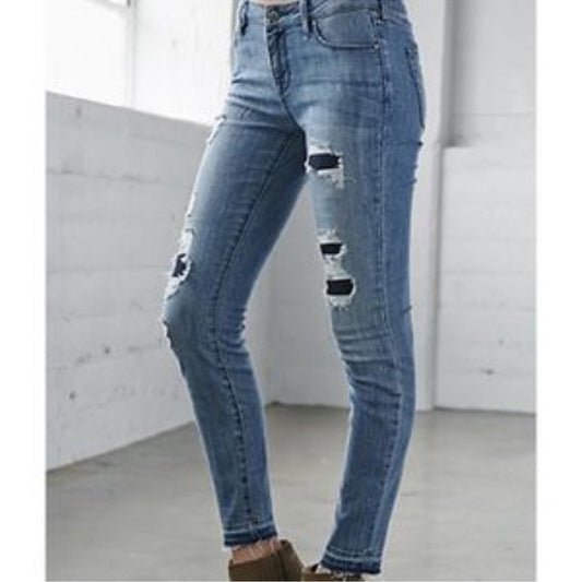 Bullhead Vintage Rip and Repair Skinny Jeans