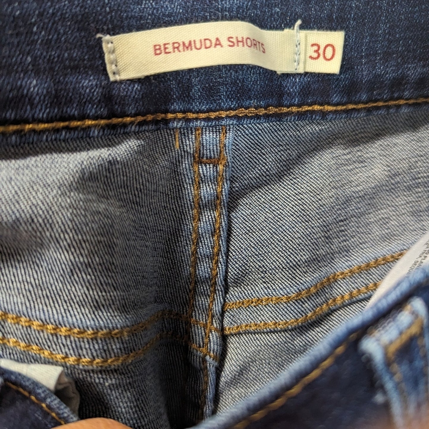 Levi's Bermuda Jean Shorts - 30