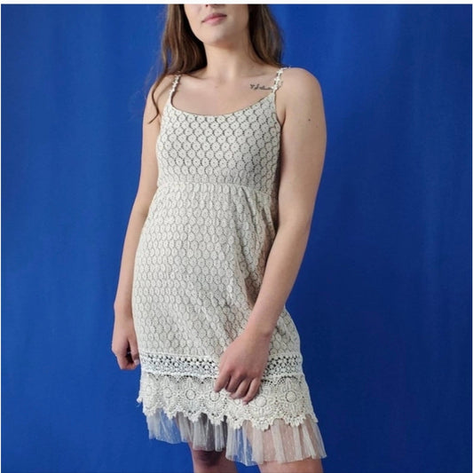 Ryu Lace Dress - Small