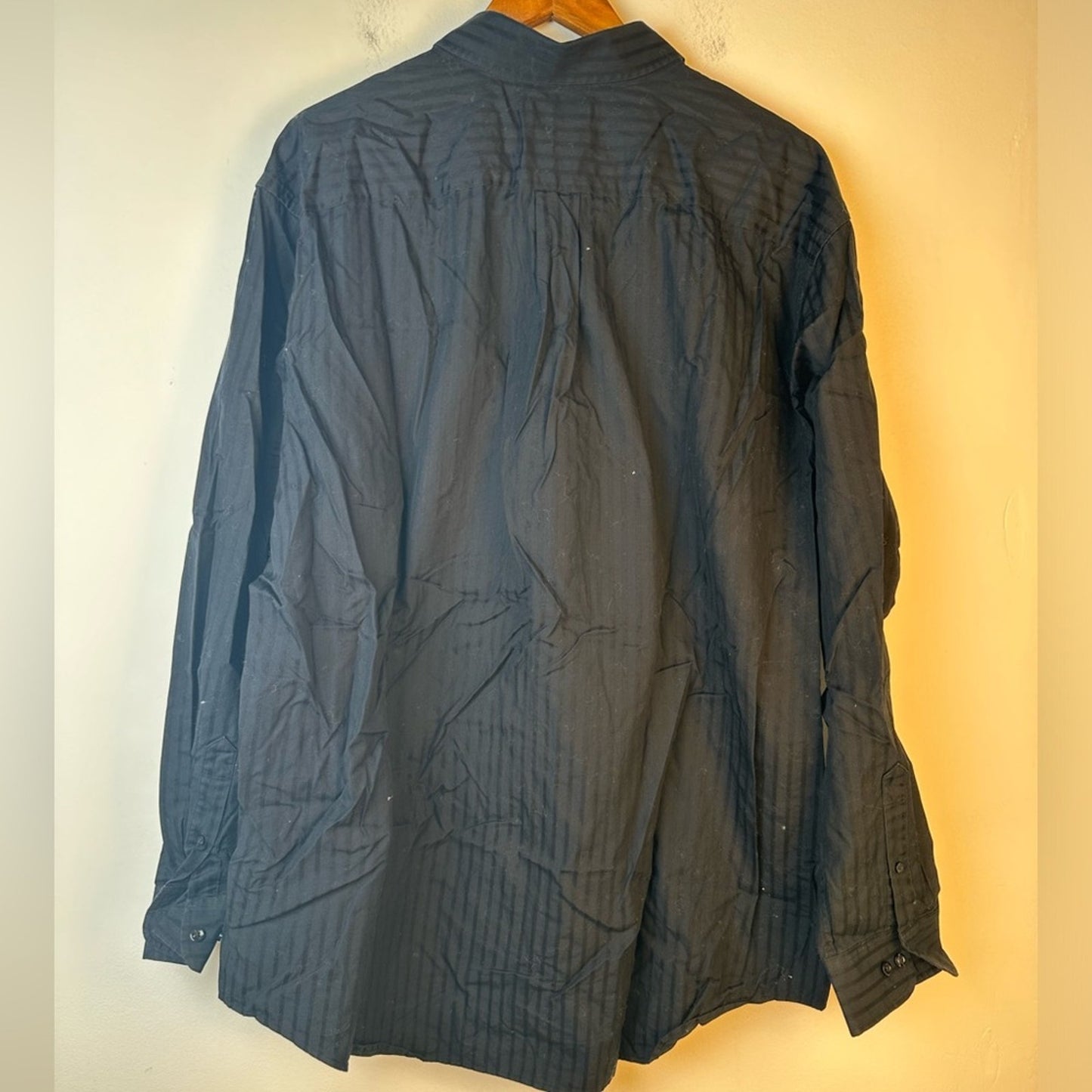 Roundtree & Yorke Striped Men’s Button Down Shirt