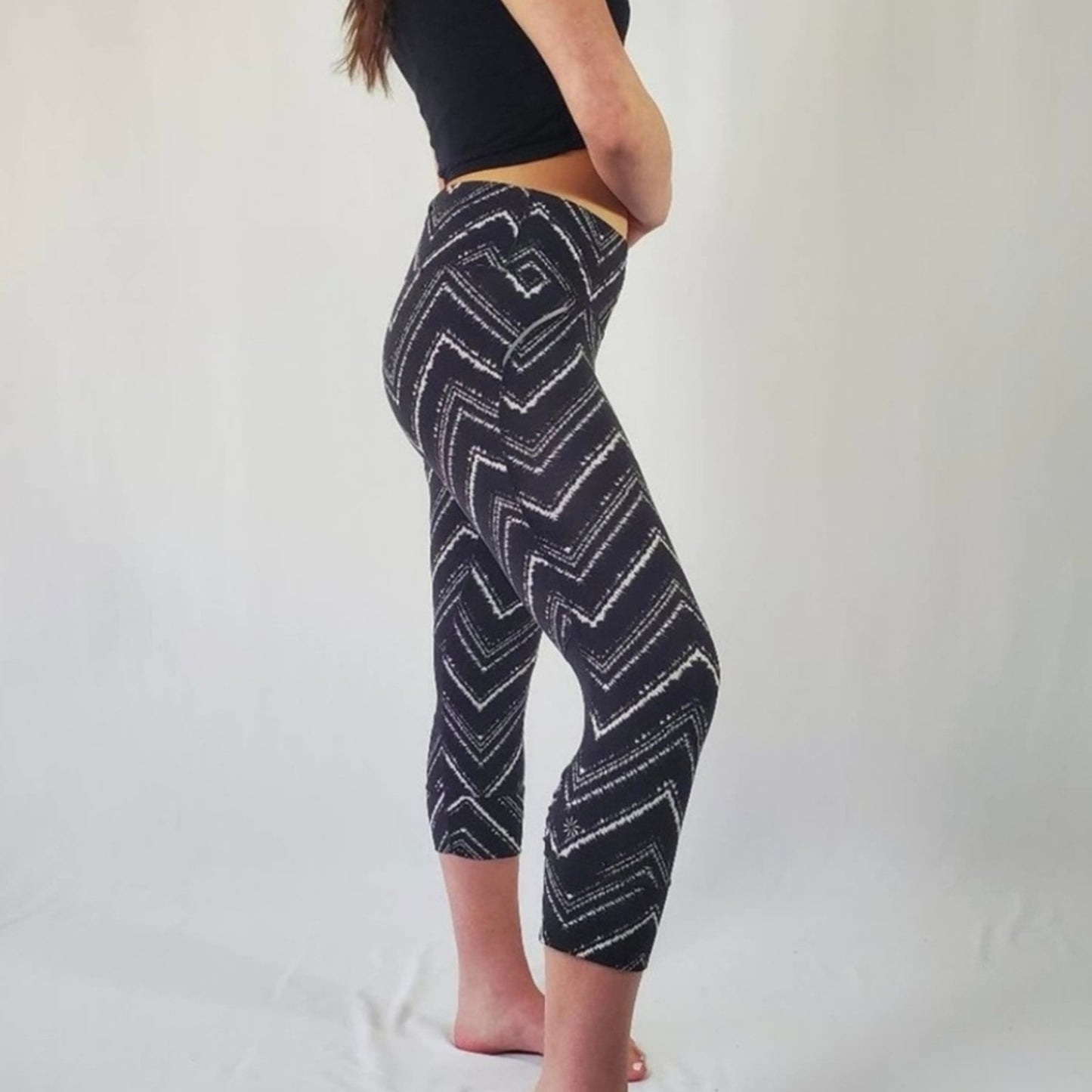 Athleta Zig Zag Relay Capri Leggings - Medium