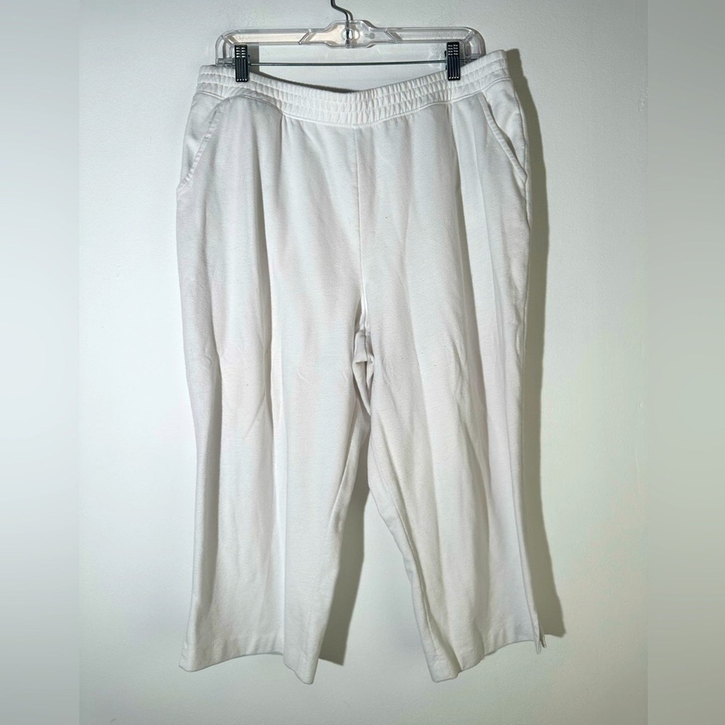 Kim Rogers White Capris