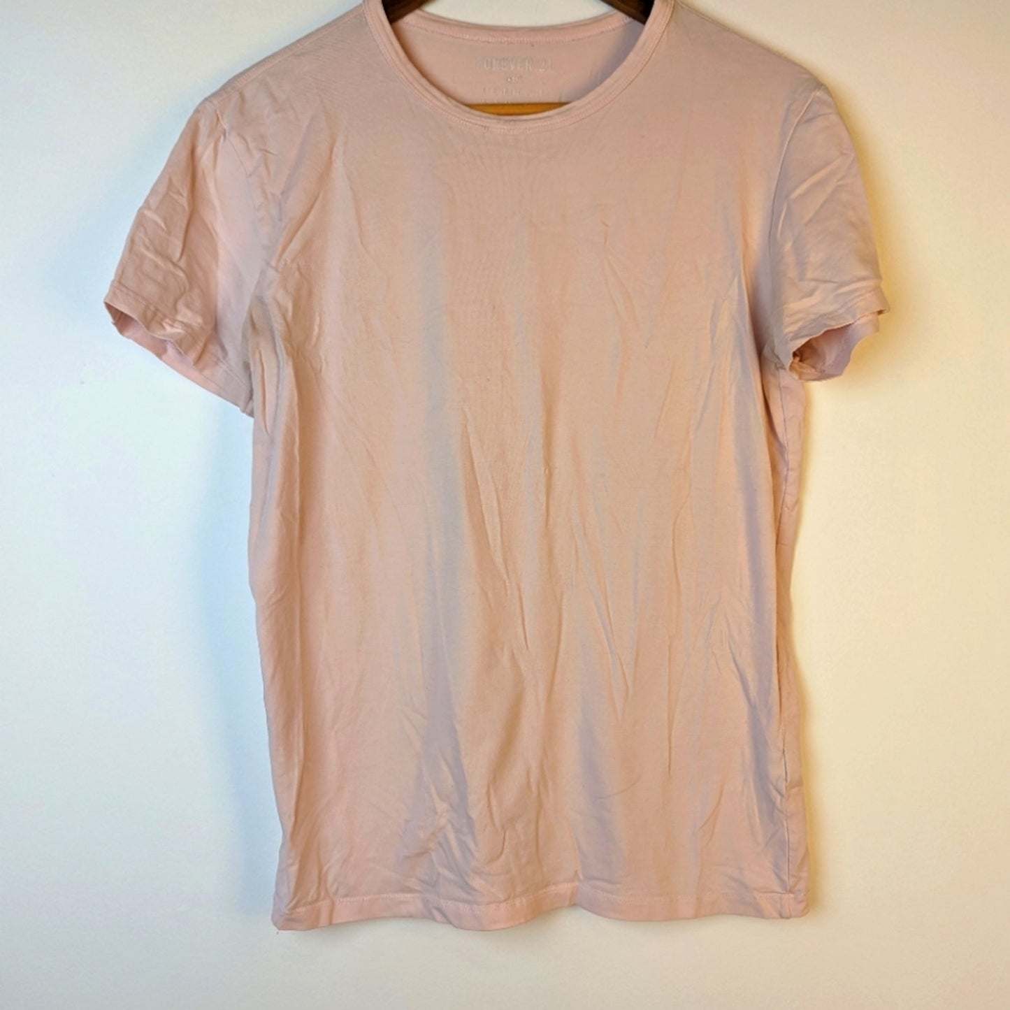 Forever 21 Men's Tee Shirt - Medium