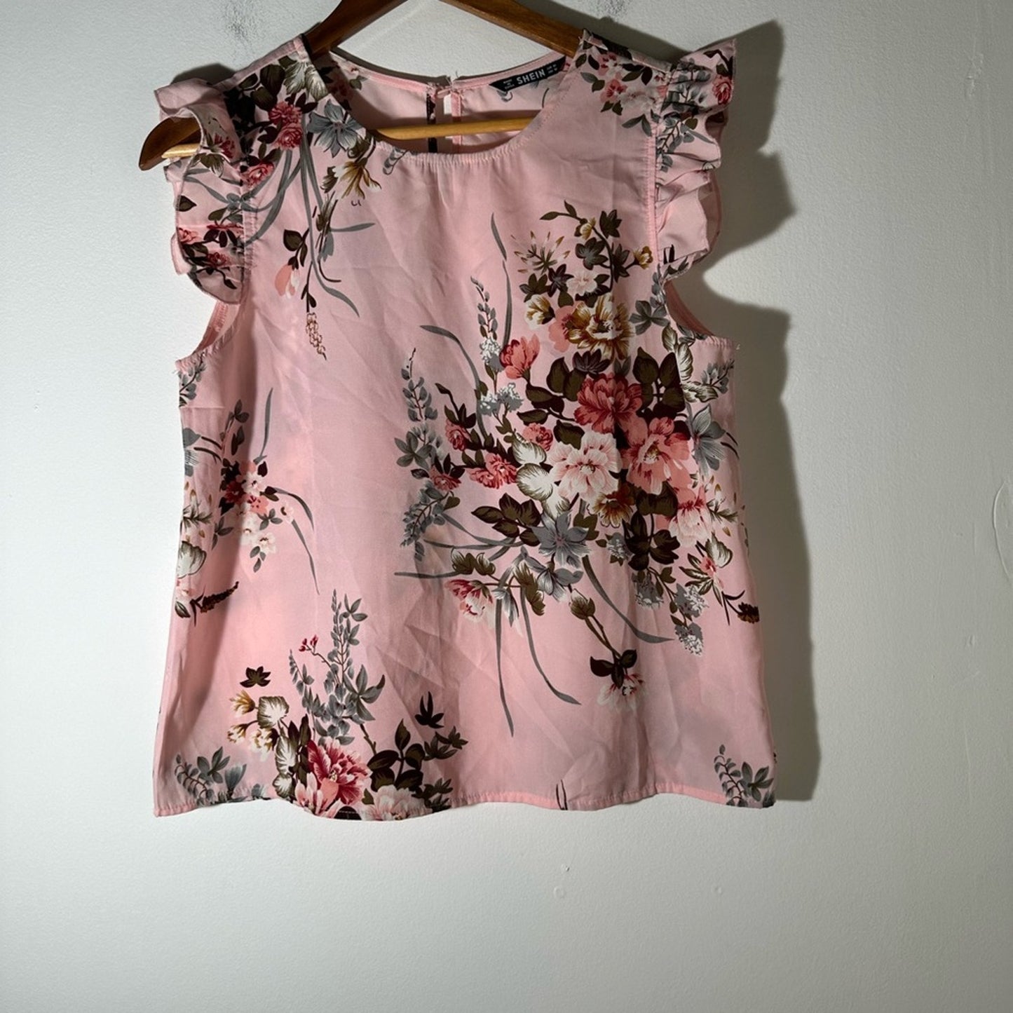 SHEIN Floral Ruffled Sleeve Top