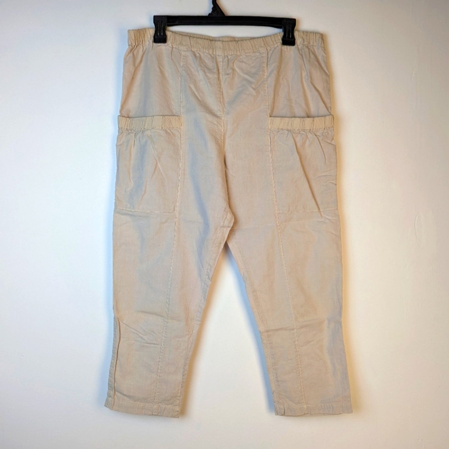 Khaki Capri's - Medium