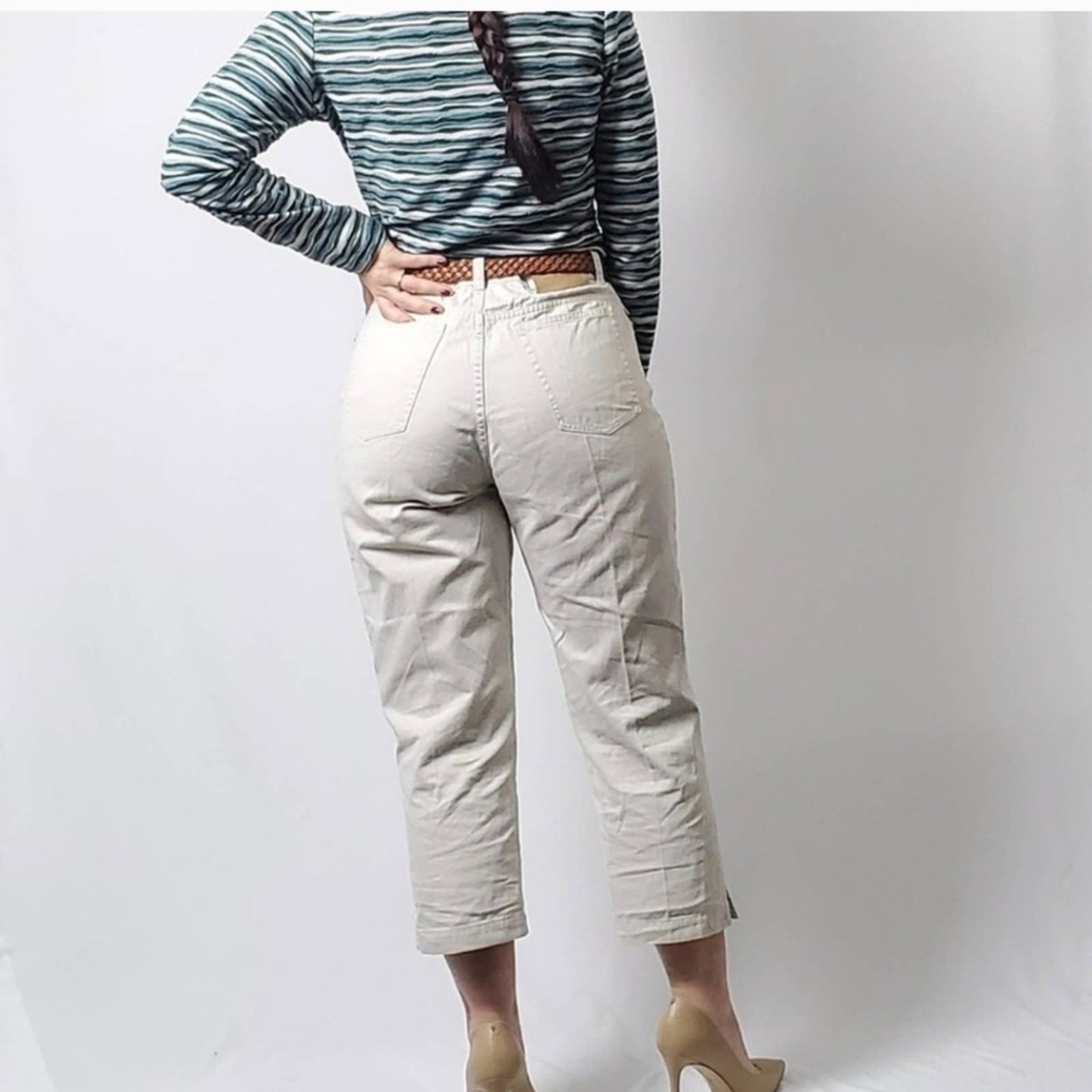 Lauren Jean Company Khaki Cropped Pants - 10