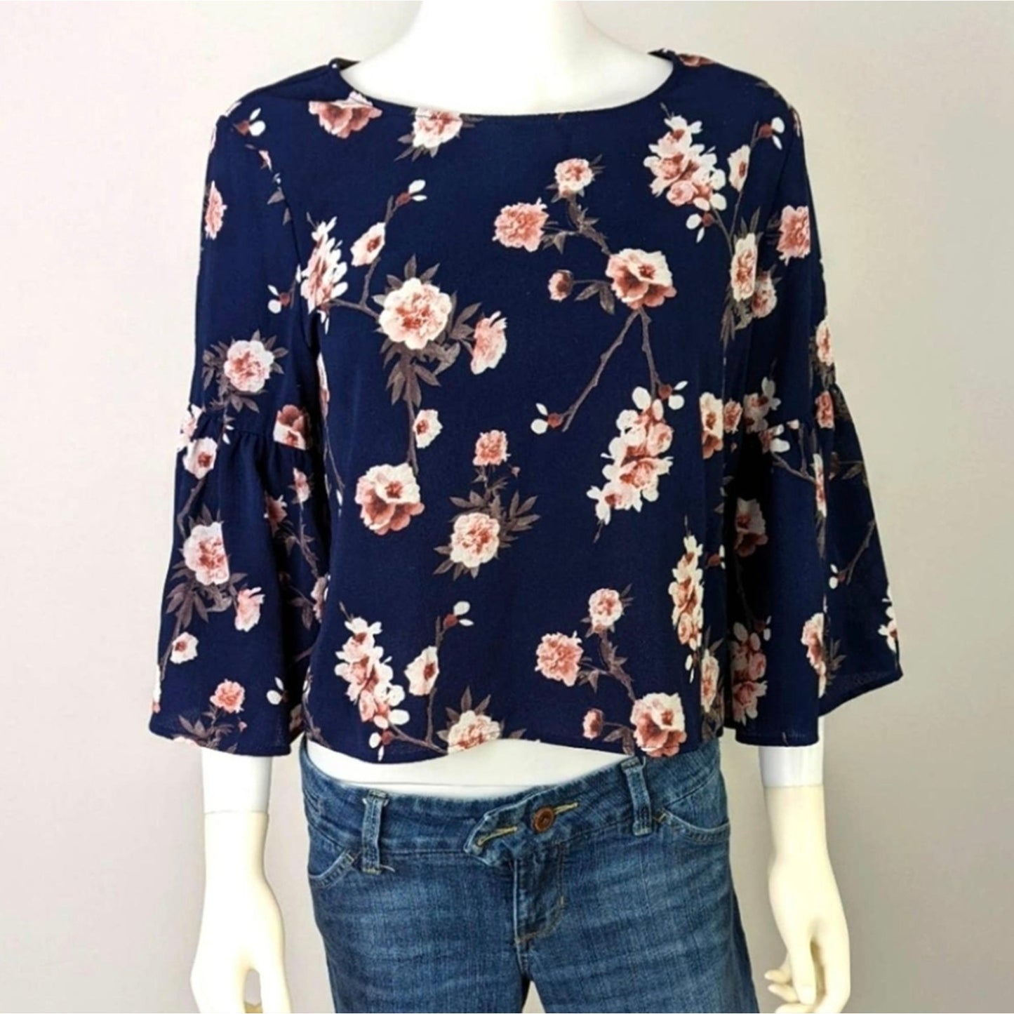 Rue 21 Floral Top. / Medium