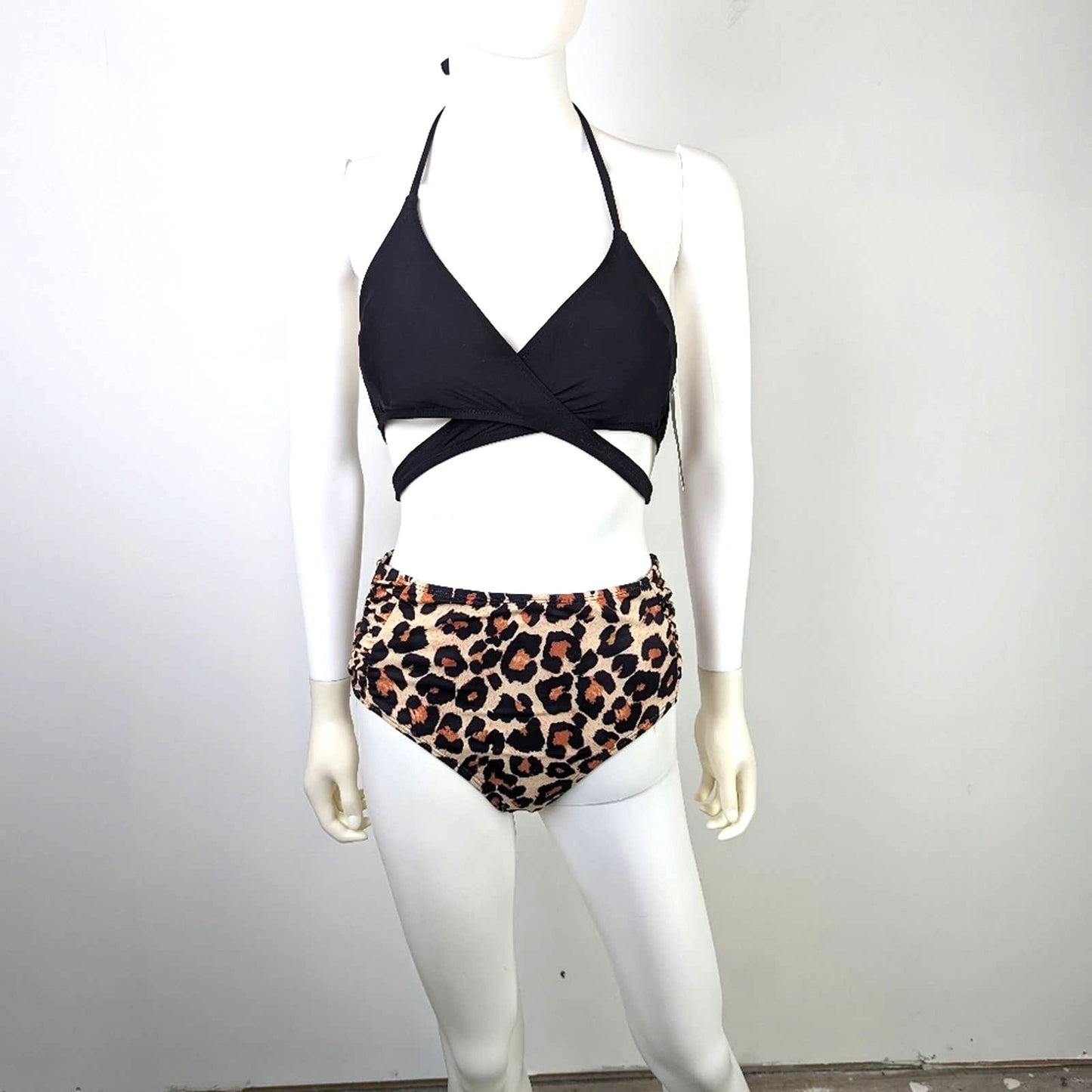 Leopard Print High Waisted Swim Bottoms M