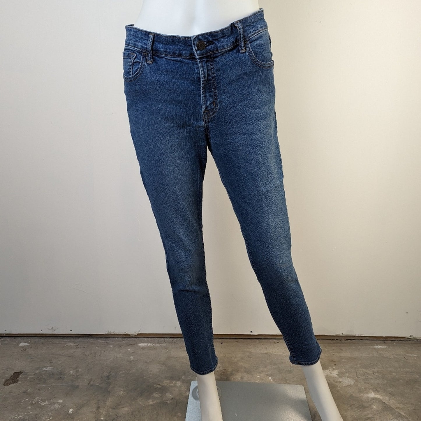 Old Navy Super Skinny Jeans - 10