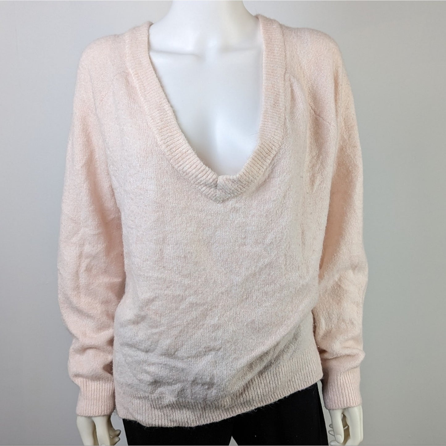 H & M V-Neck Sweater M