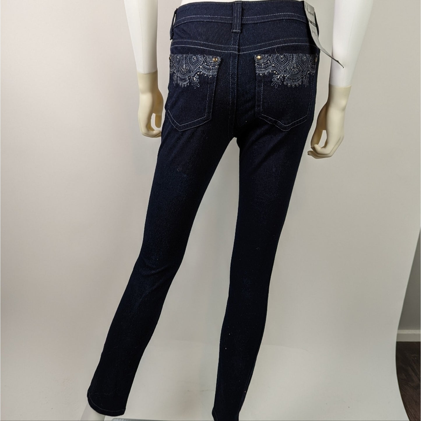 NWT New Directions Slimming Skinny Dark Wash Jeans 2P