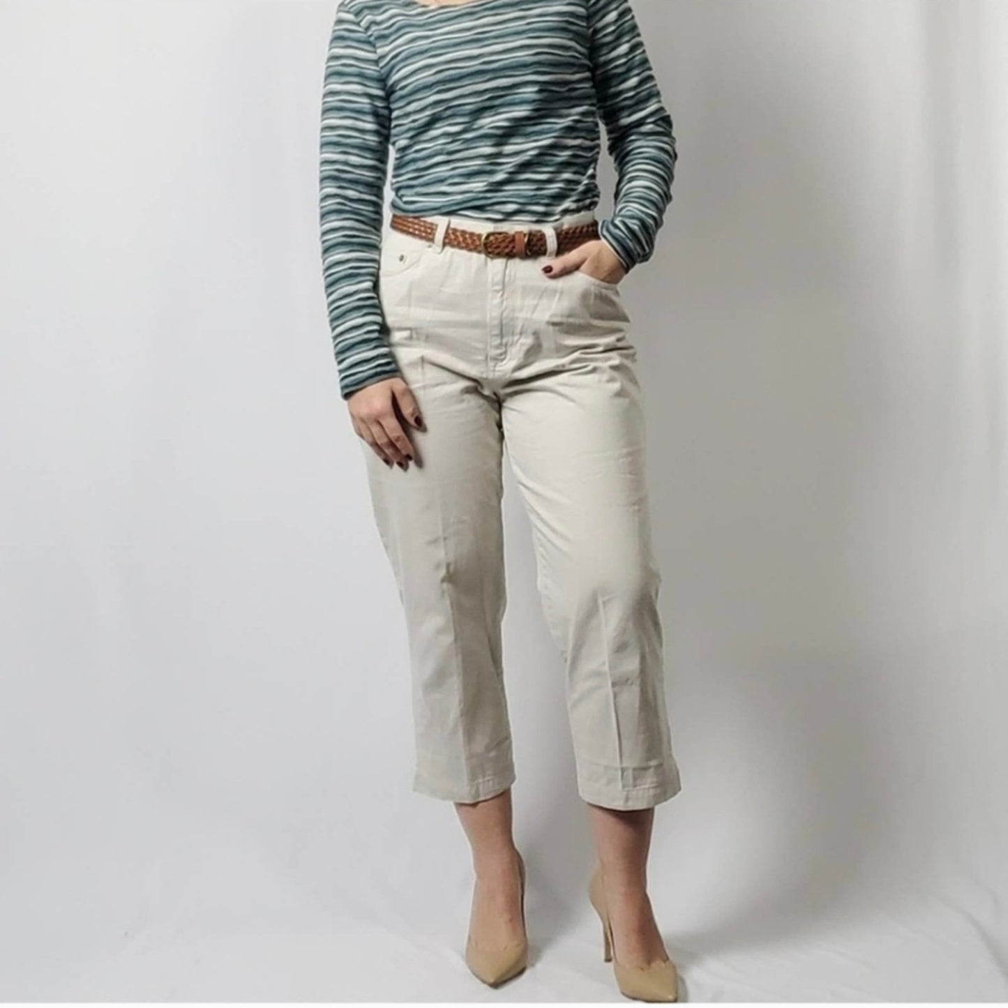 Lauren Jean Company Khaki Cropped Pants - 10