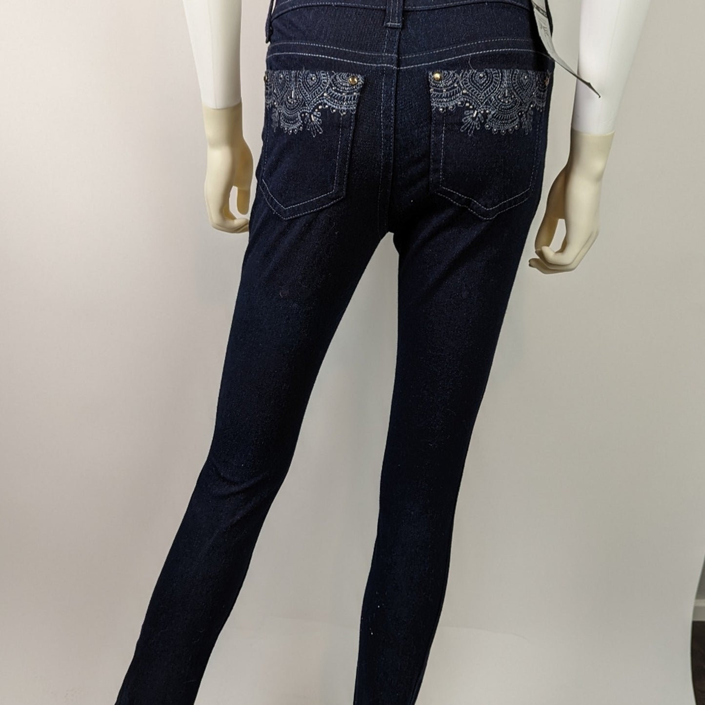 NWT New Directions Slimming Skinny Dark Wash Jeans 2P