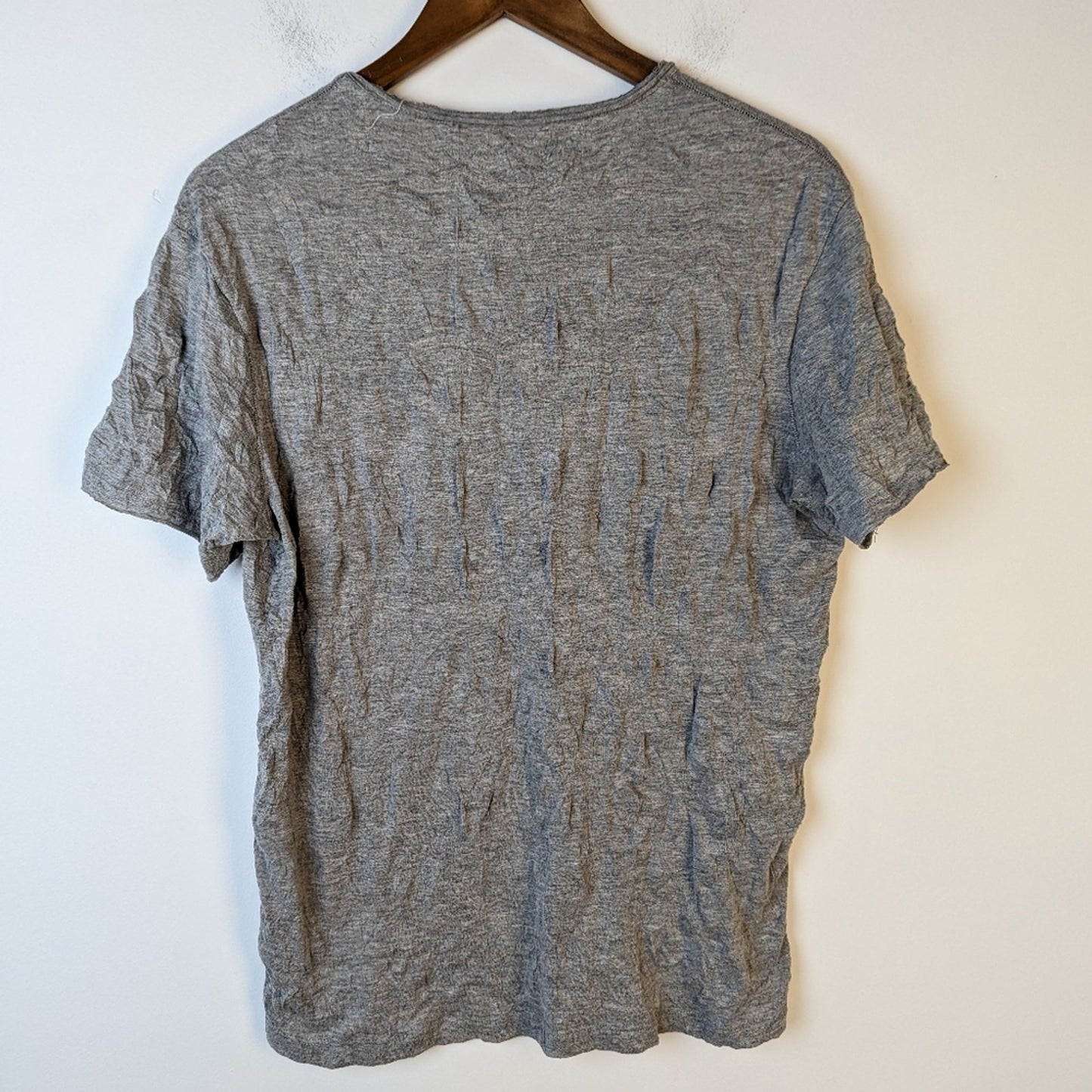 Guess Distressed Grey Tee Shirt / Medium