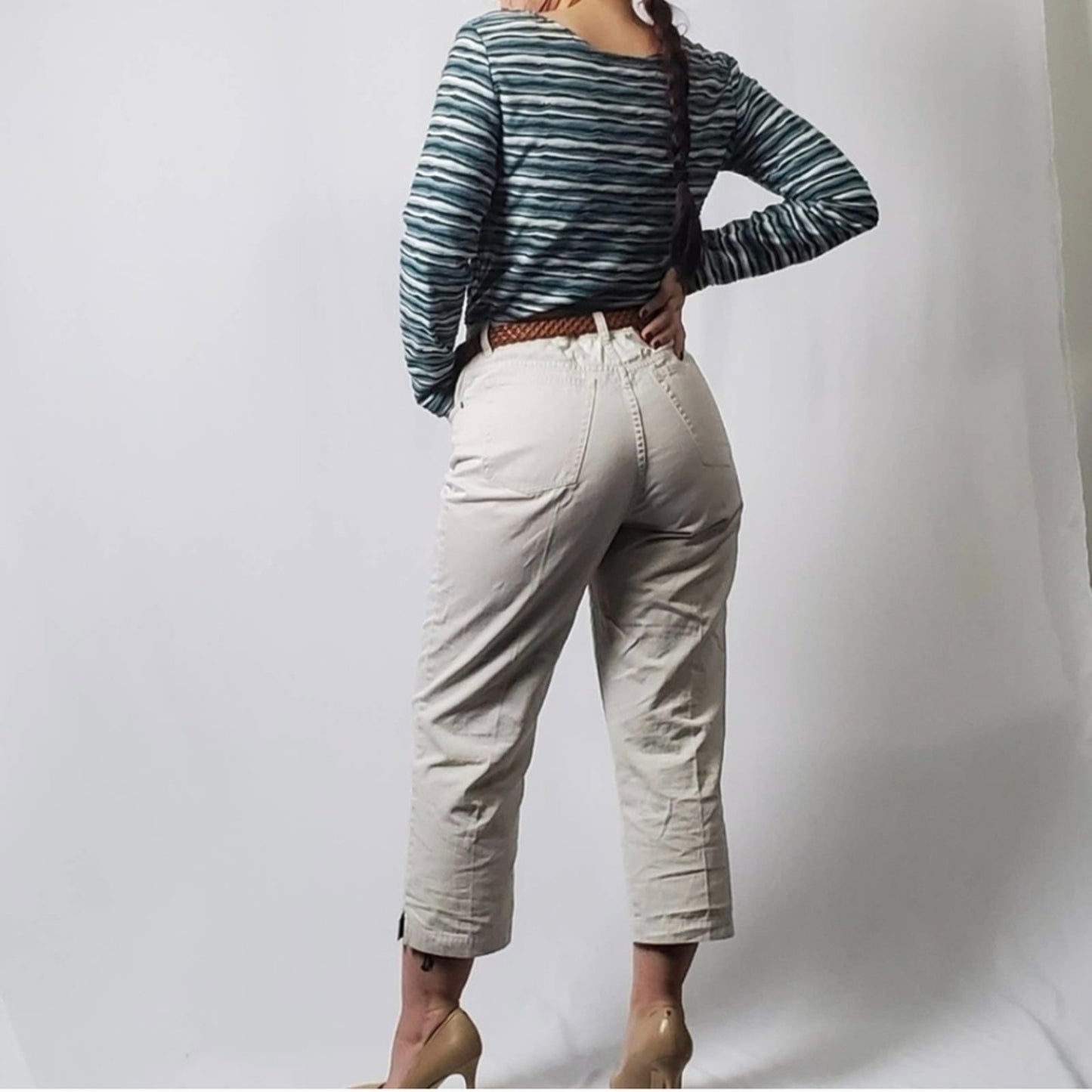 Lauren Jean Company Khaki Cropped Pants - 10