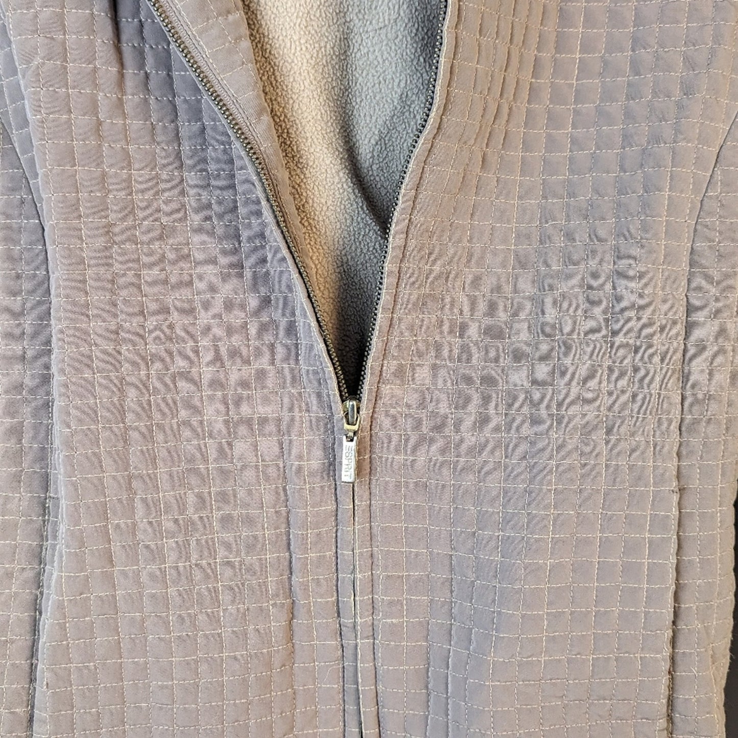 Esprit Quilted Hooded Jacket - Small