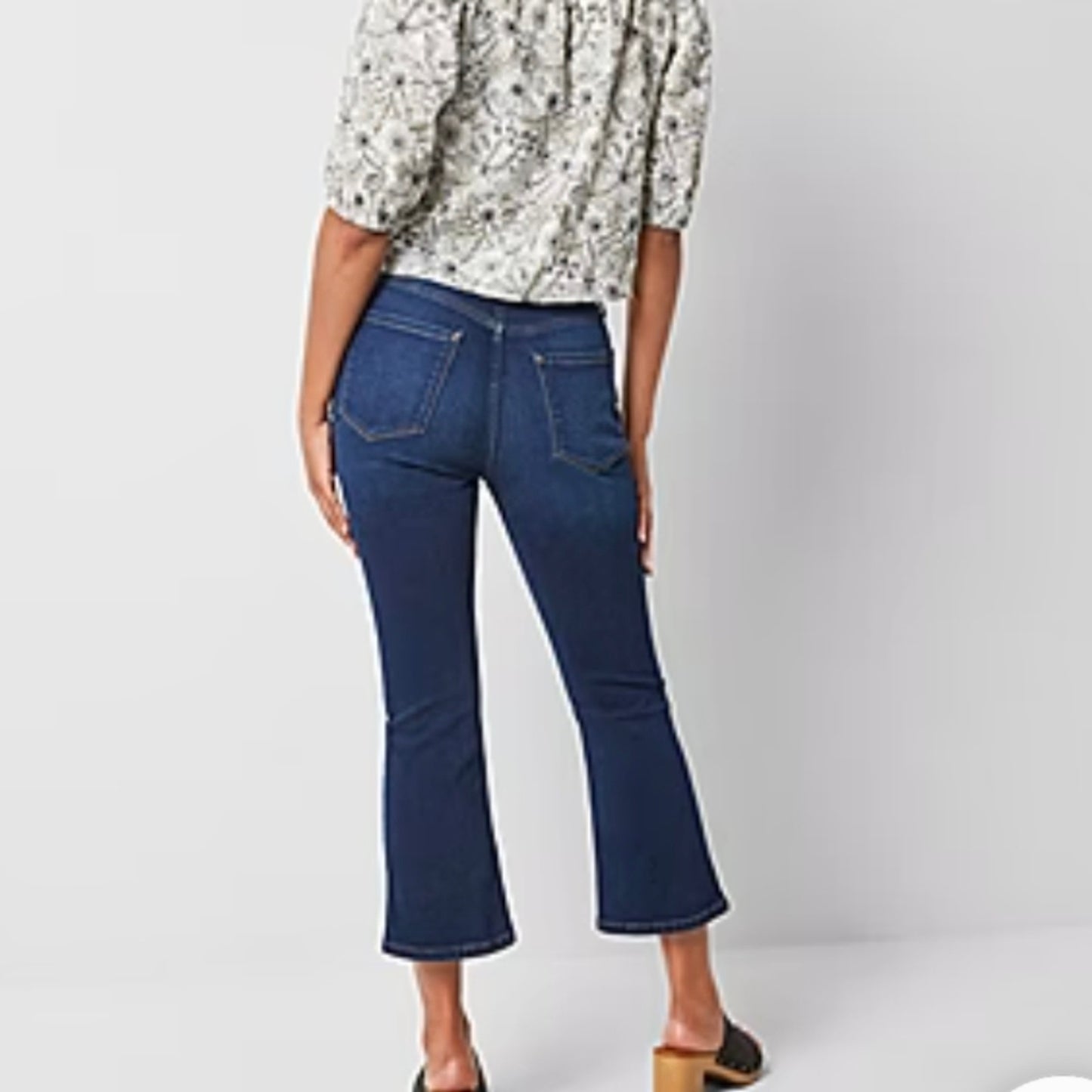 St. John's Bay Cropped Jeans - 12 P