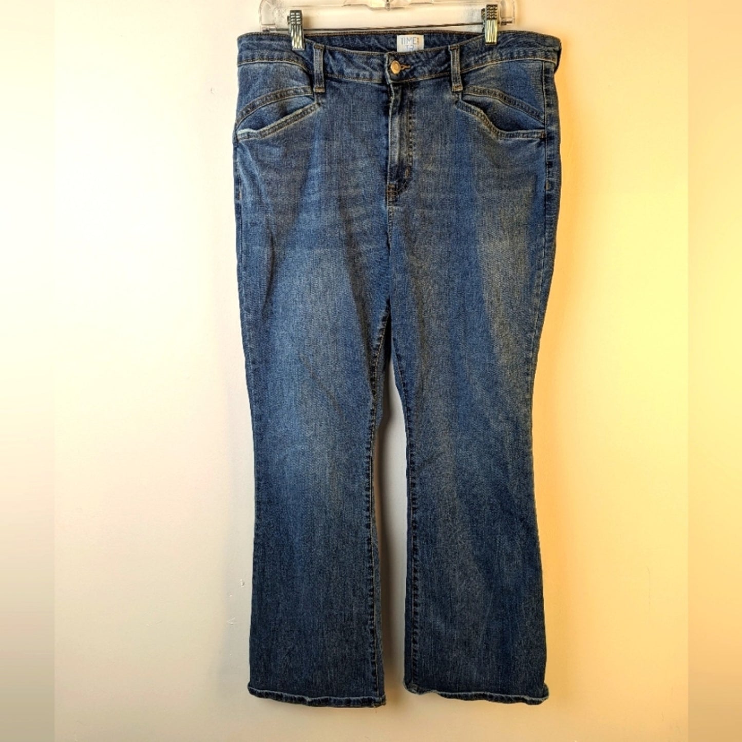 Time and Tru Boot Cut Jeans / 16