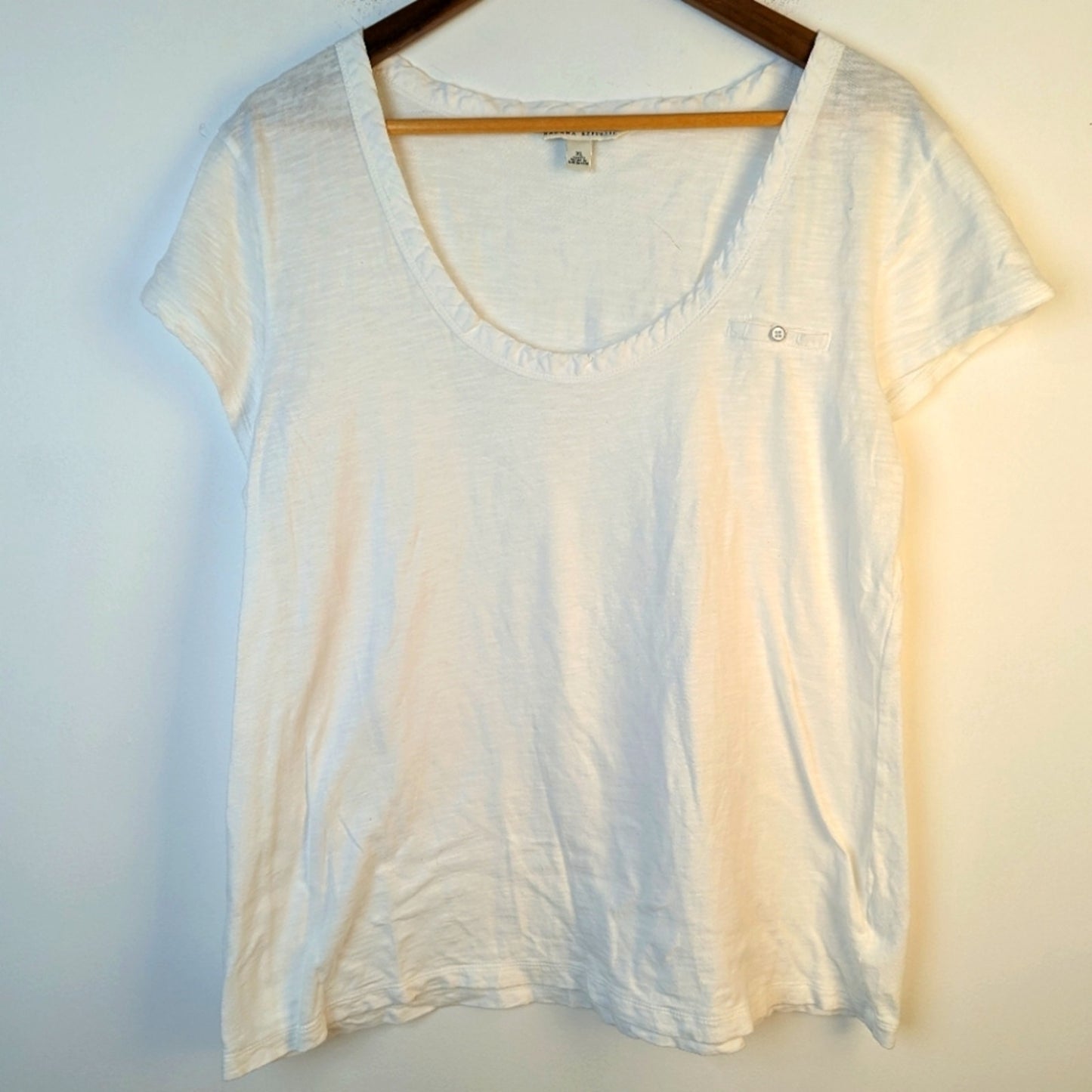 Banana Republic White Tee Shirt / XL