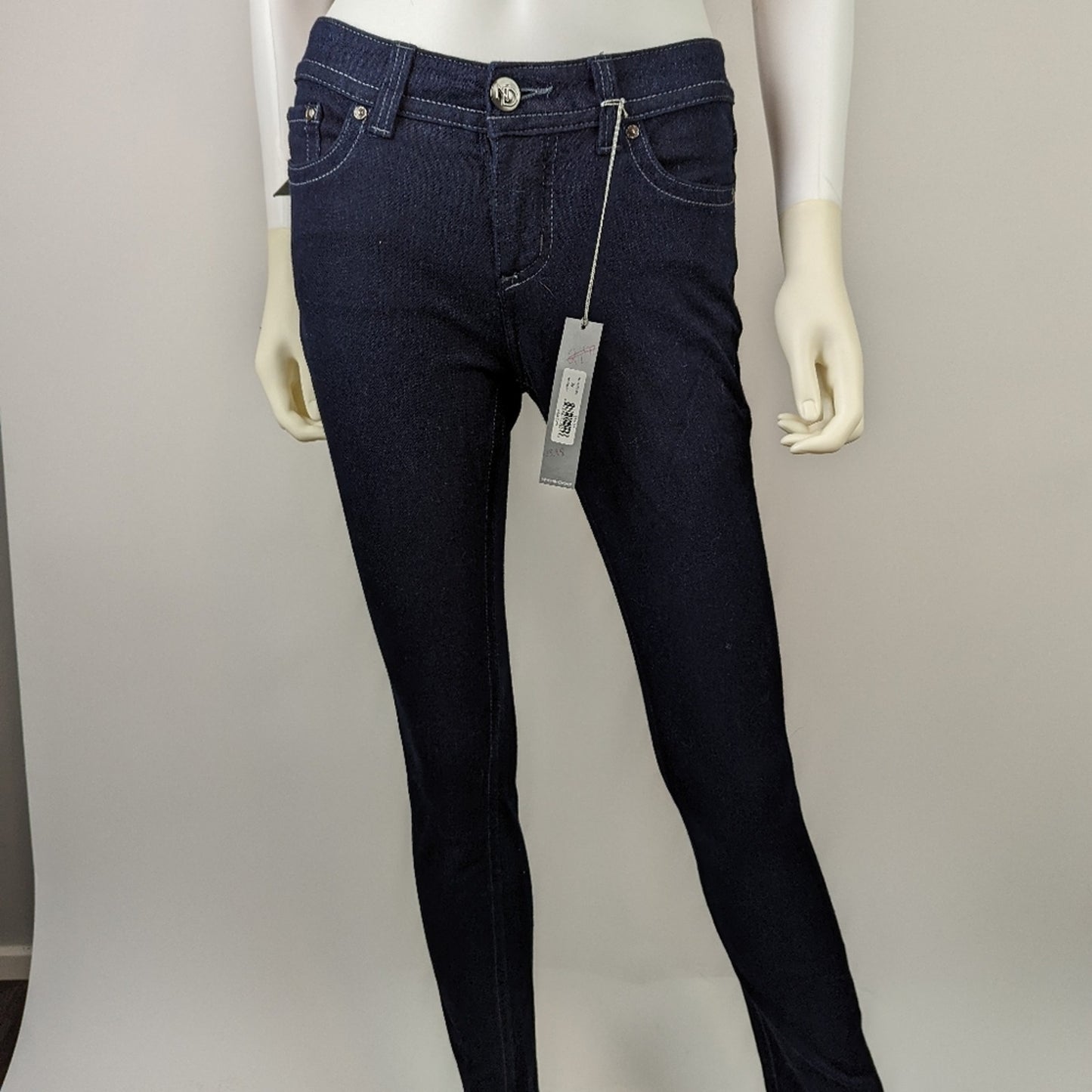 NWT New Directions Slimming Skinny Dark Wash Jeans 2P