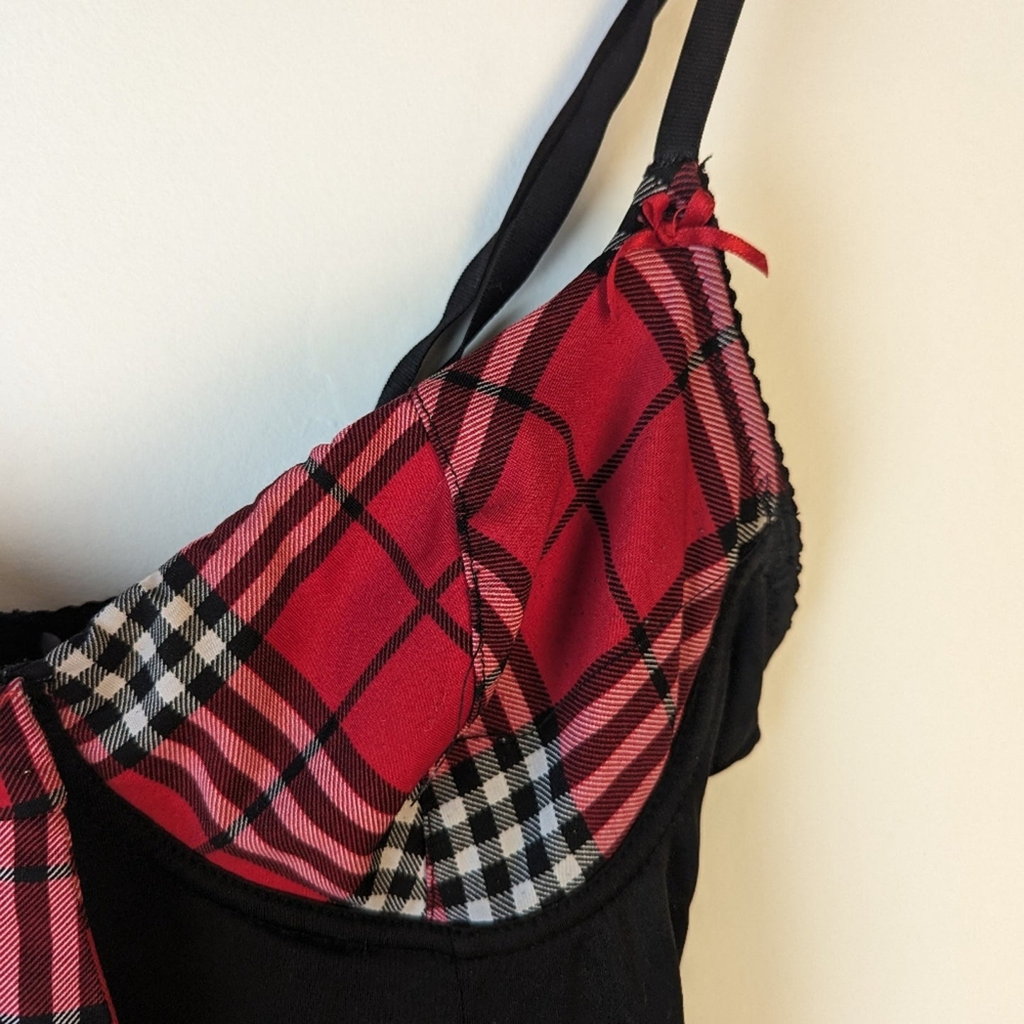 Red Black Tartan Top / Large