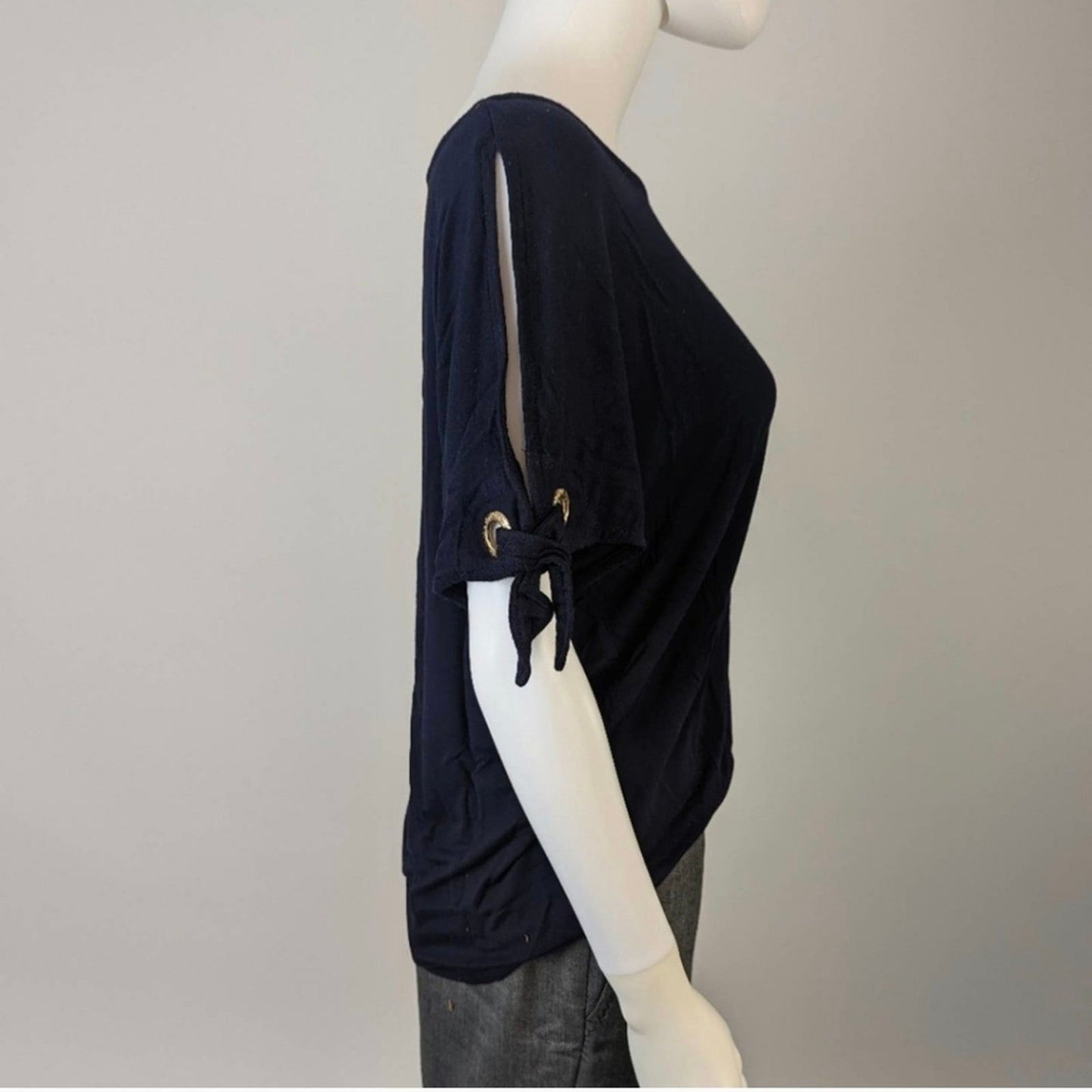 Carmen Marc Valvo Blue Top / Medium