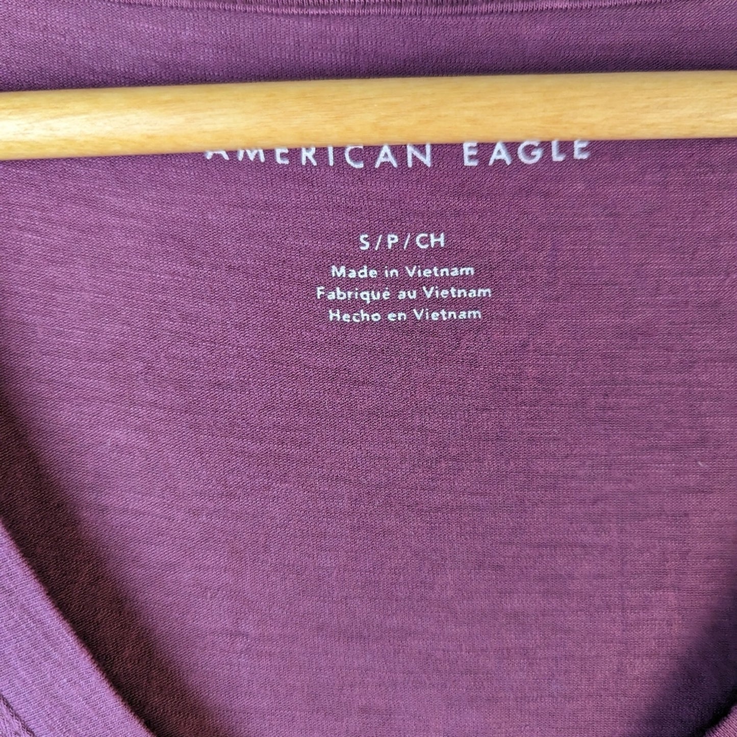 American Eagle Outfitters Men's Tee Shirt - Small